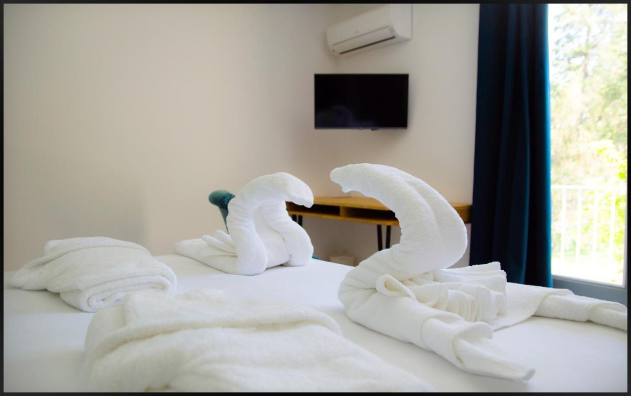 La Redoniere Hotel โรม็อง-ซูร์-อีแซร์ ภายนอก รูปภาพ